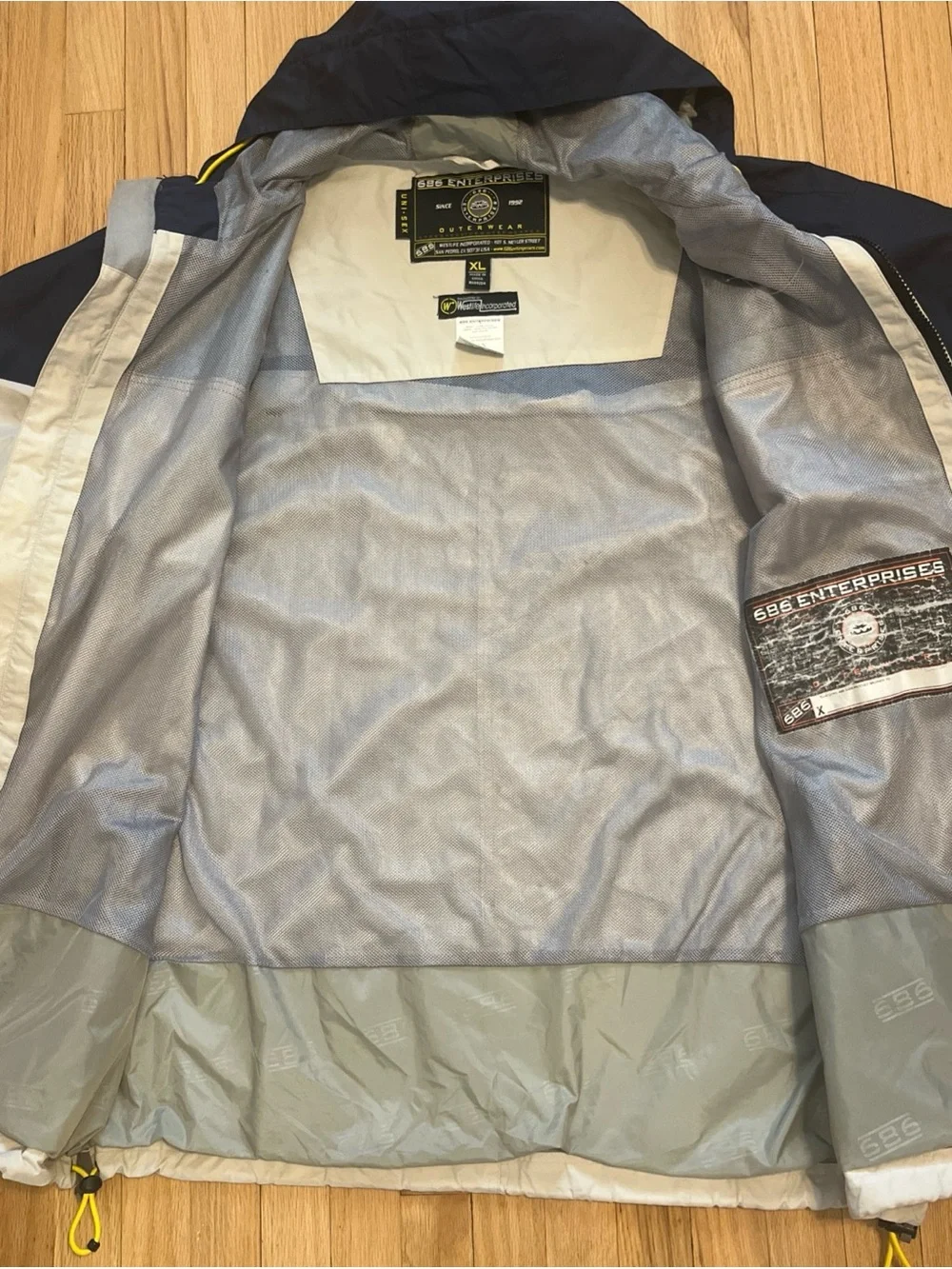 Vintage 686 Jacket Uni-Sex Snowboarding Jacket Size XL Mint Condition
